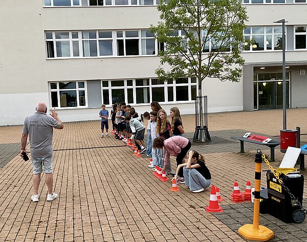 Sechstklässler erleben „Achtung Auto!“